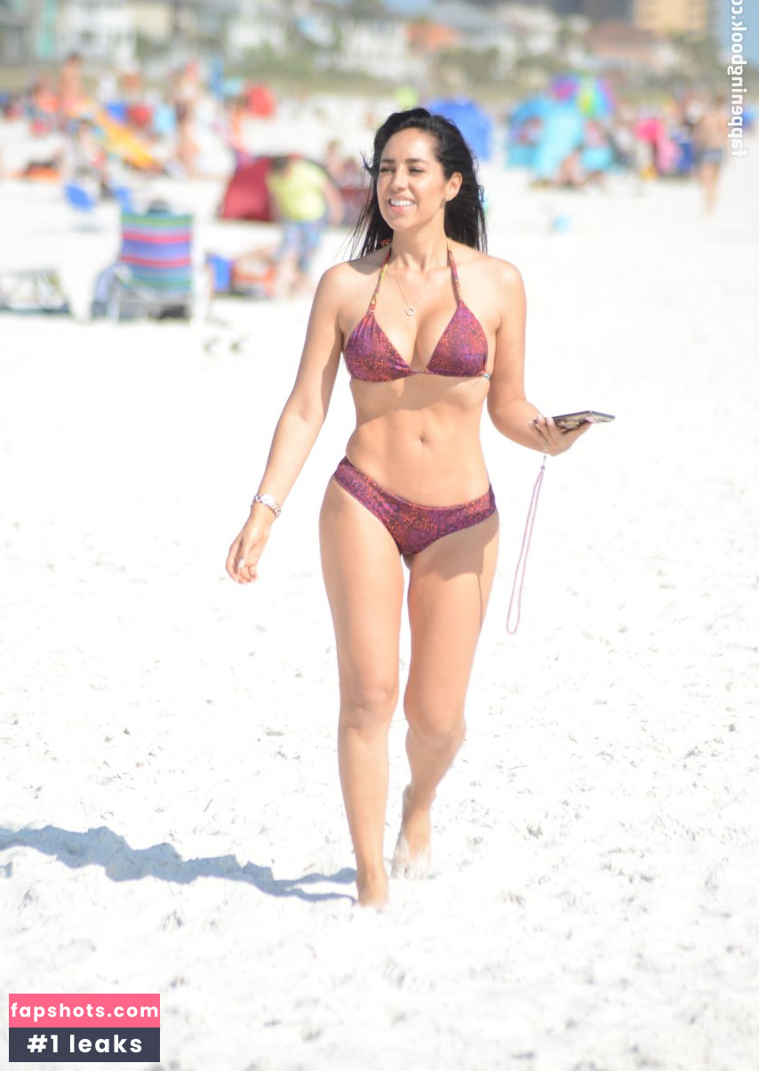 Andrea Calle gallery photo #43