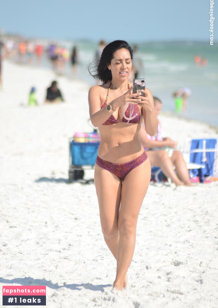 Andrea Calle gallery photo #47