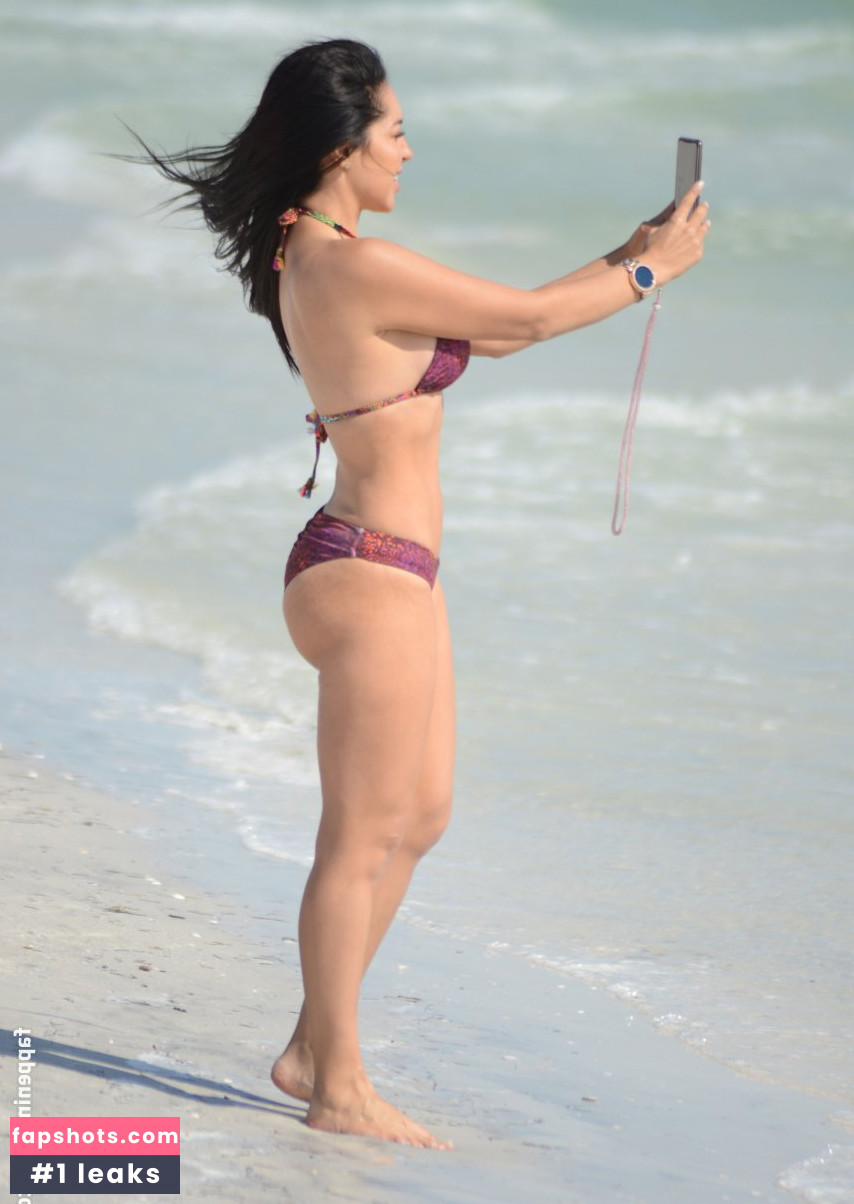 Andrea Calle gallery photo #50