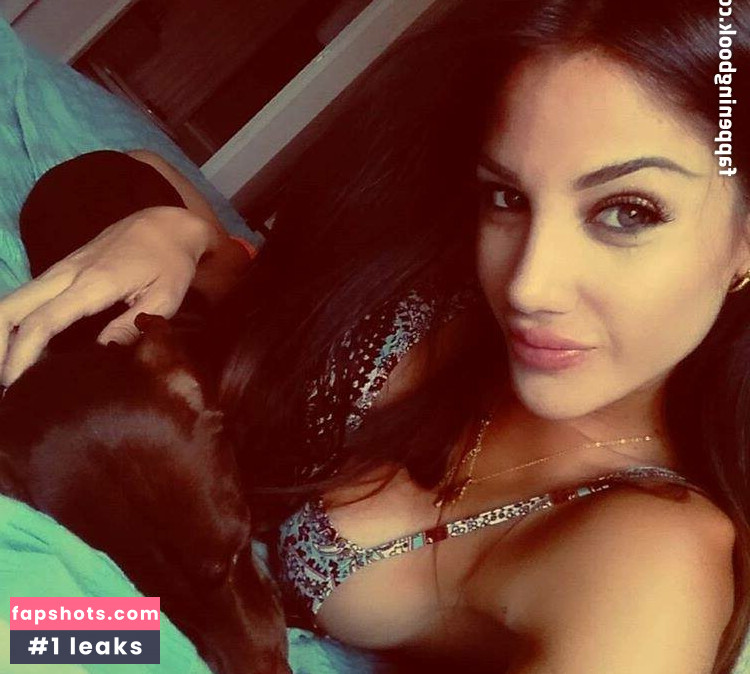 Andrea Cifuentes gallery photo #8