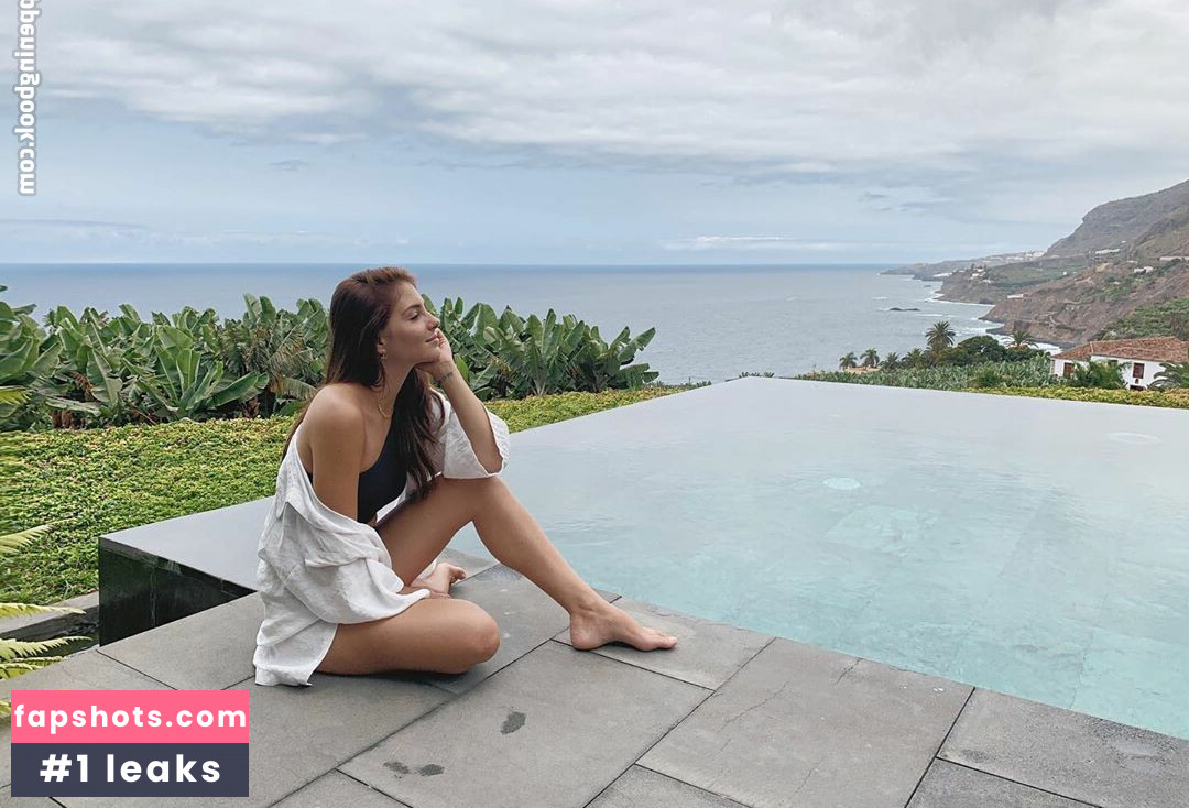 Andrea Duro gallery photo #55