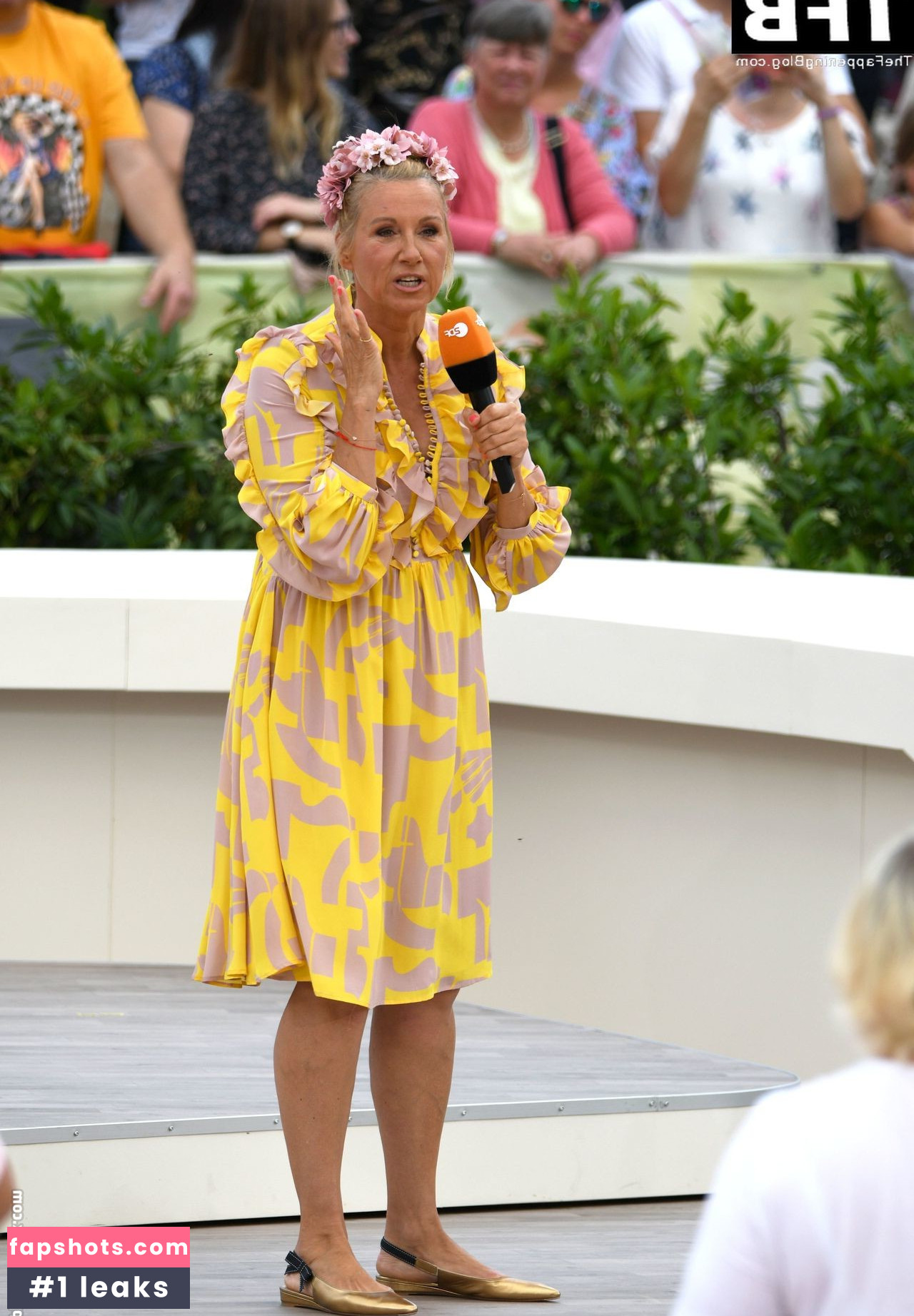 Andrea Kiewel gallery photo #30