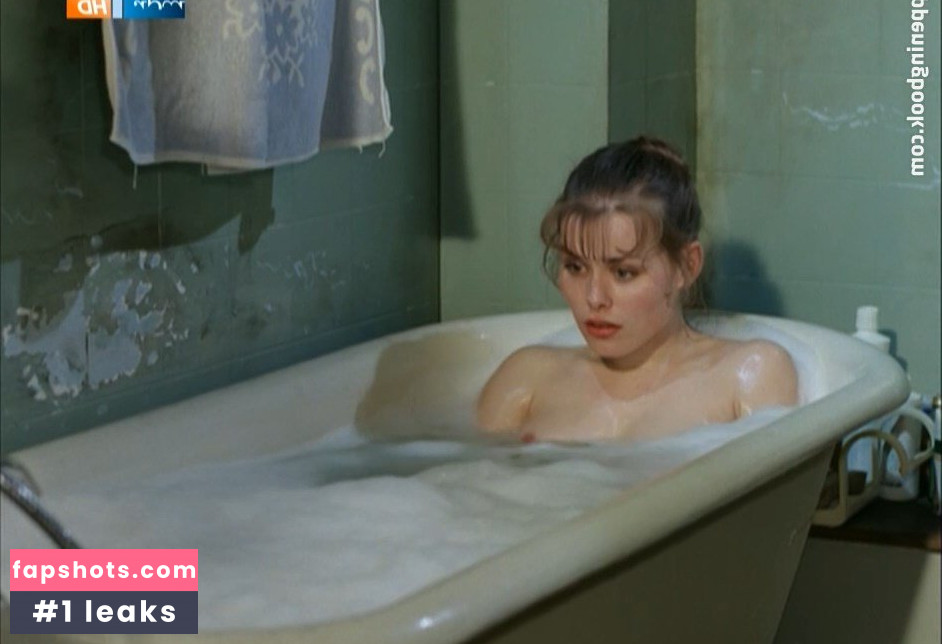 Andrea Luedke gallery photo #7