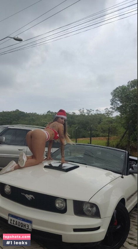 Andrea Ribeiro nude babe gallery