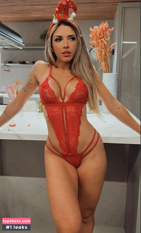 Andrea Ribeiro gallery photo #13