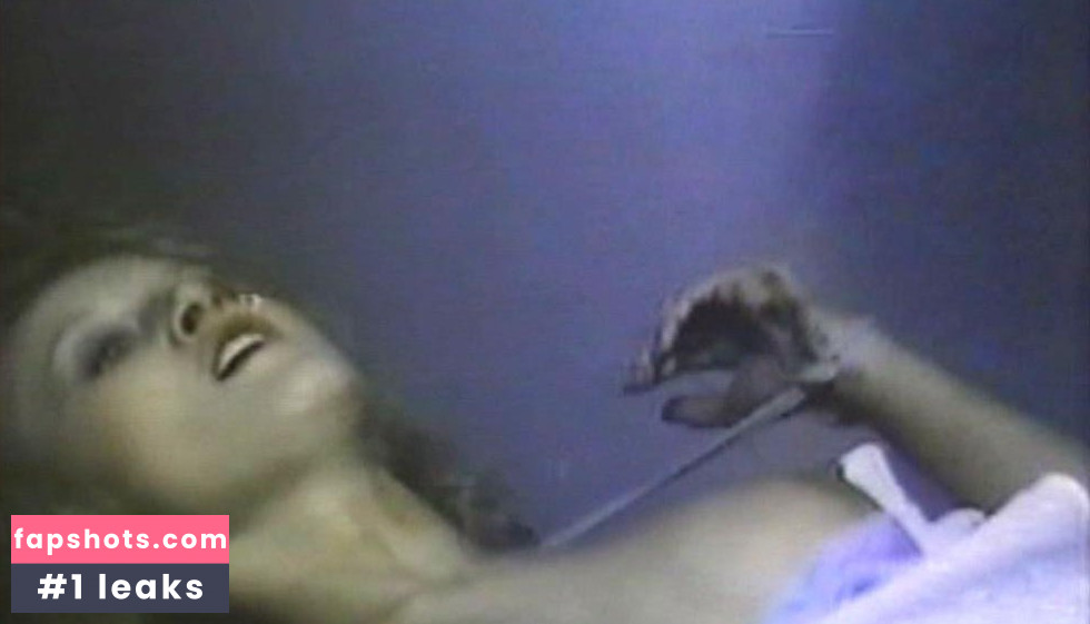 Andrea Thompson gallery photo #34