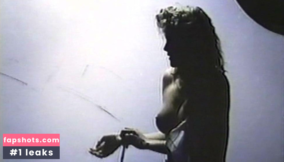 Andrea Thompson gallery photo #36