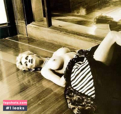 Andrea Thompson gallery photo #38