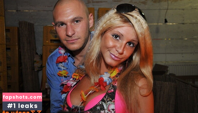 Andreas Tischler nude babe gallery