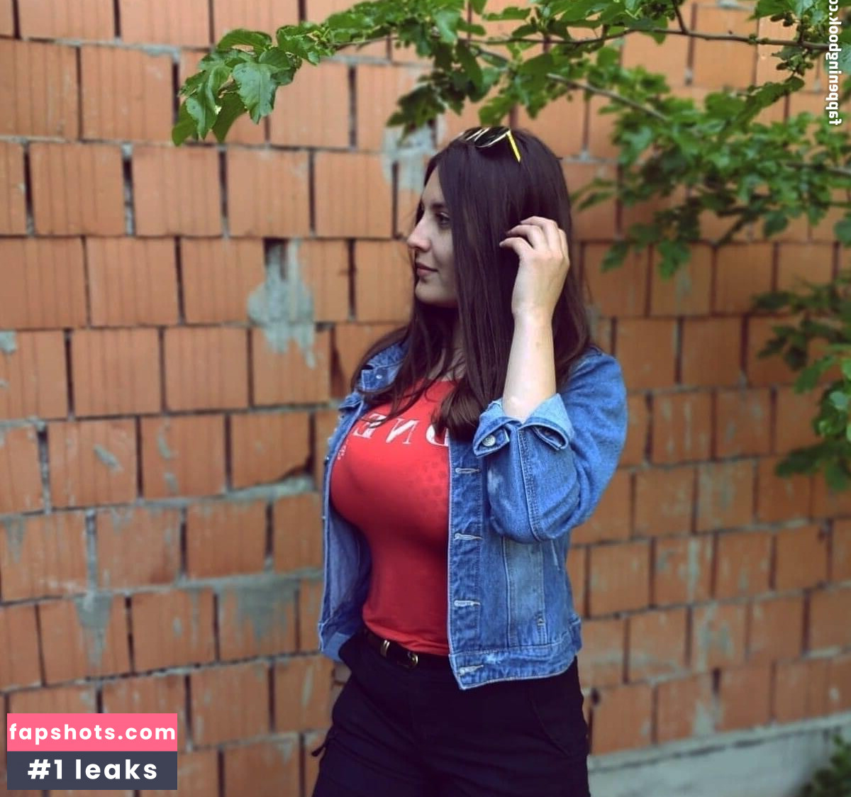 Andreea Buga gallery photo #22