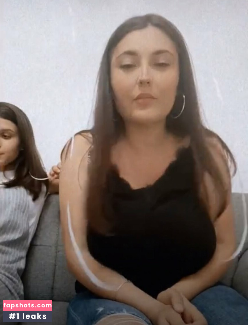 Andreea Buga gallery photo #34