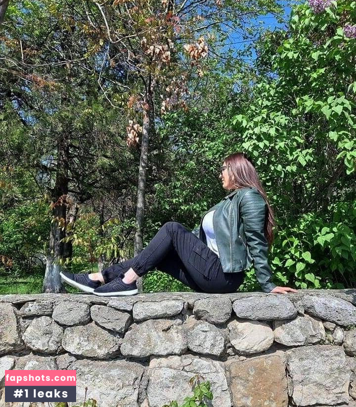 Andreea Buga gallery photo #40