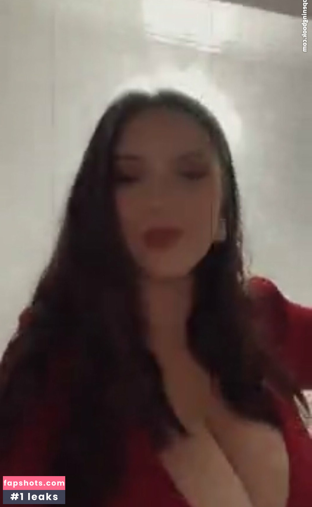 Andreea Buga gallery photo #42