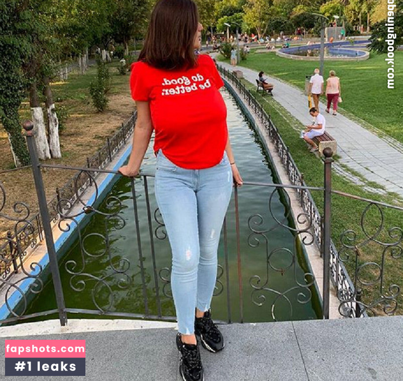 Andreea Buga gallery photo #45