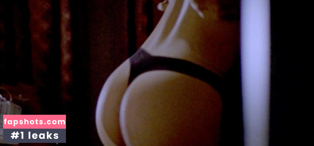 Andréia Horta gallery photo #30