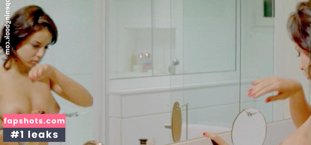 Andréia Horta nude babe gallery