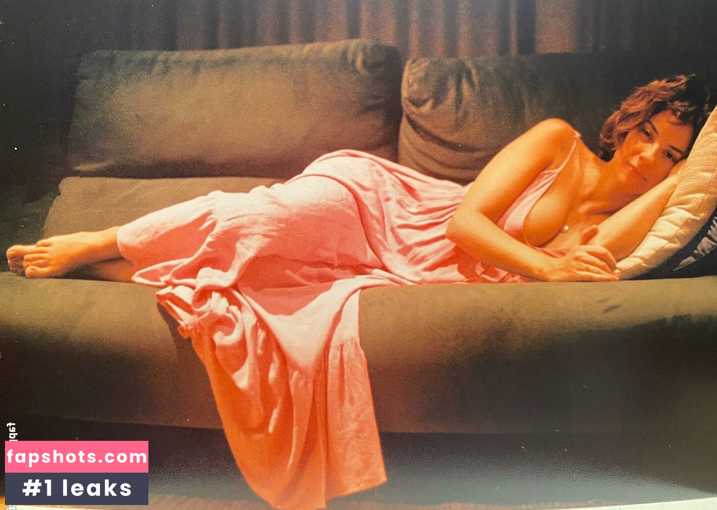 Andréia Horta gallery photo #6