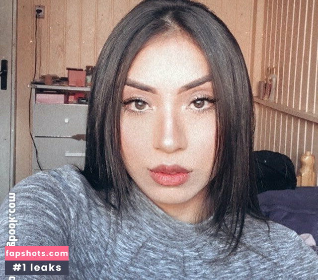 Andri Santos nude babe gallery