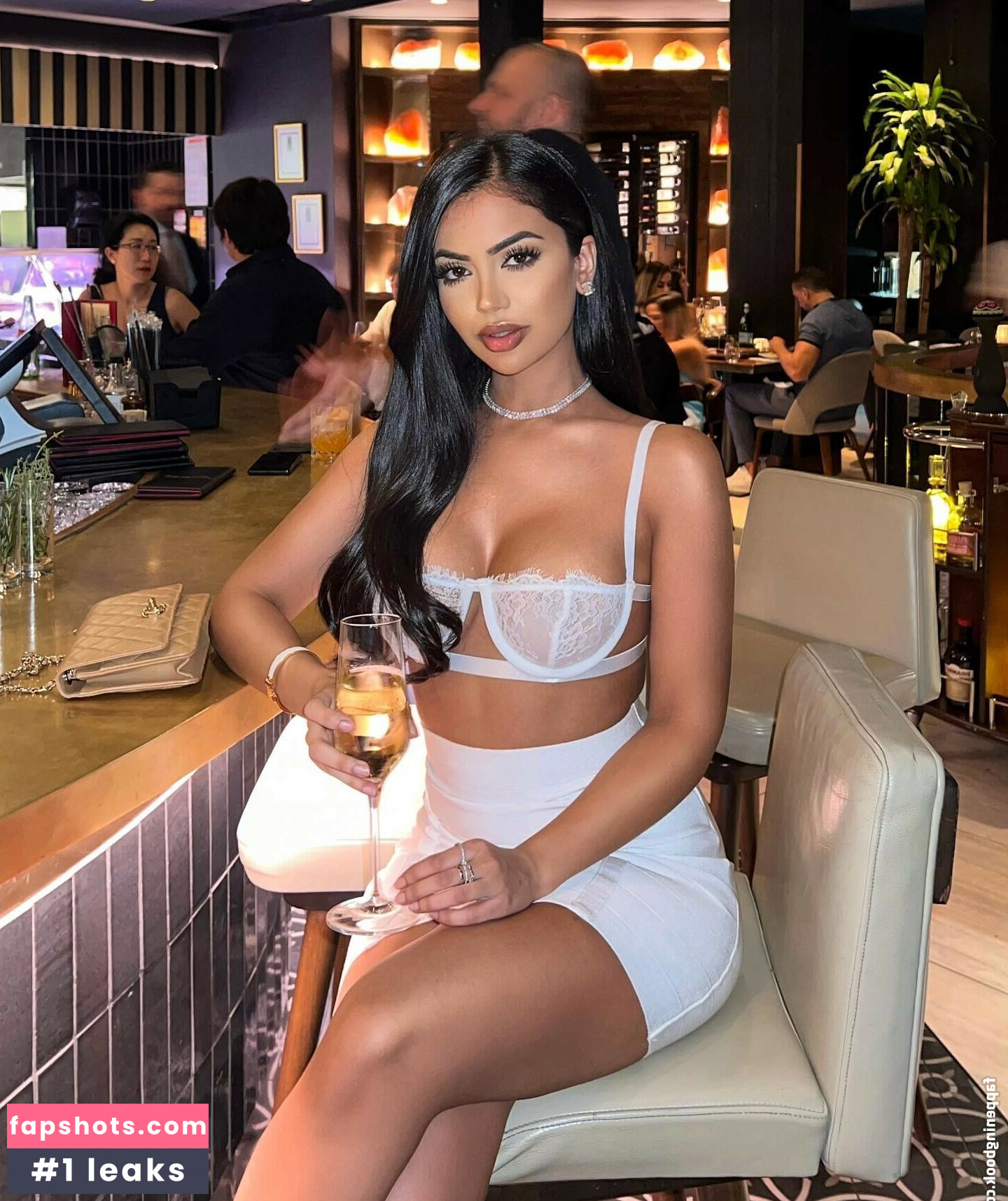 Aneeqa Farid gallery photo #26