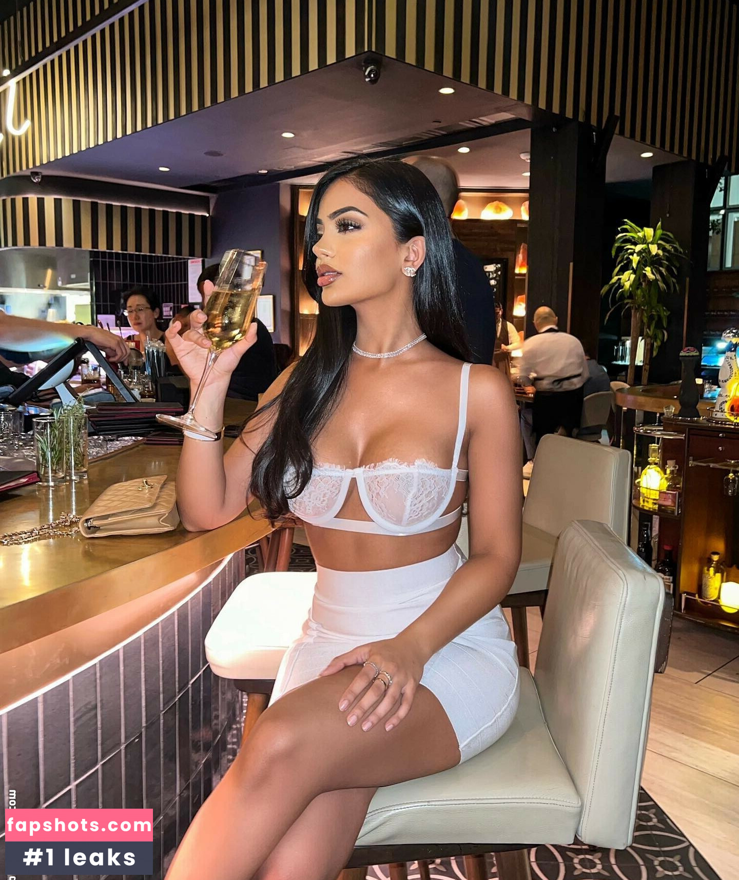 Aneeqa Farid gallery photo #27