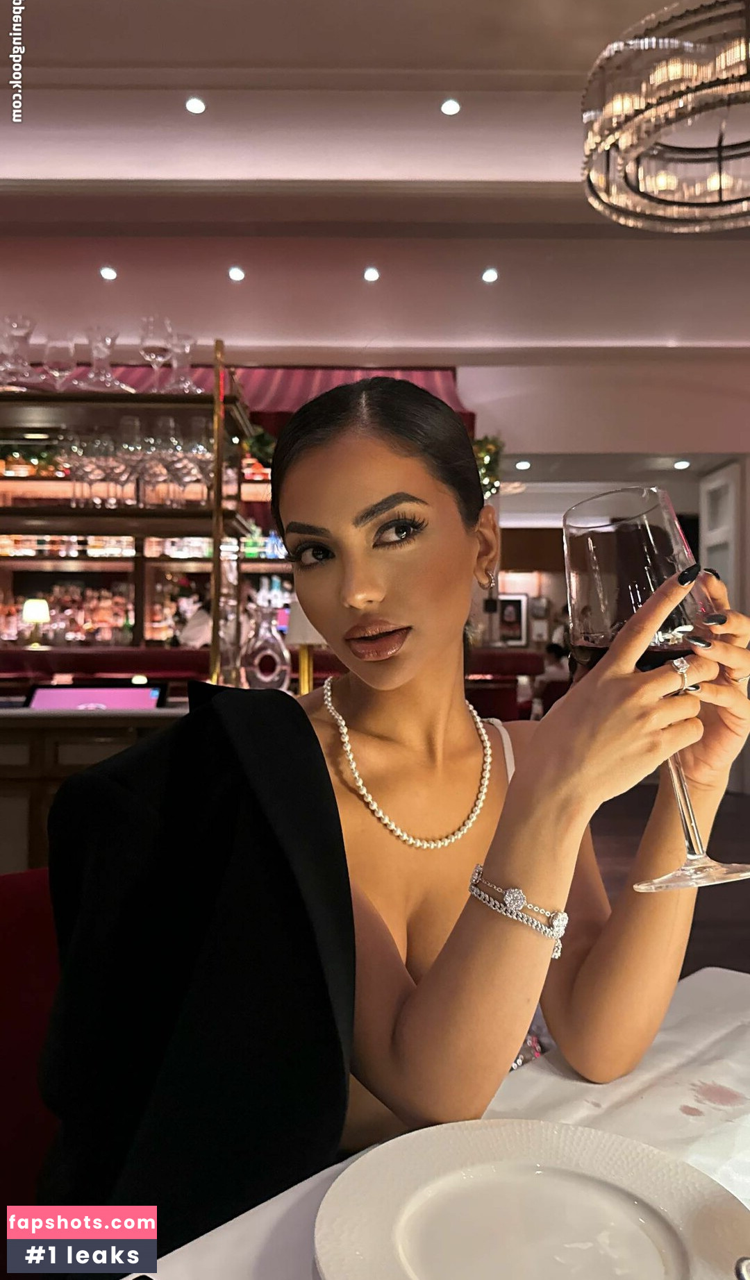 Aneeqa Farid gallery photo #52