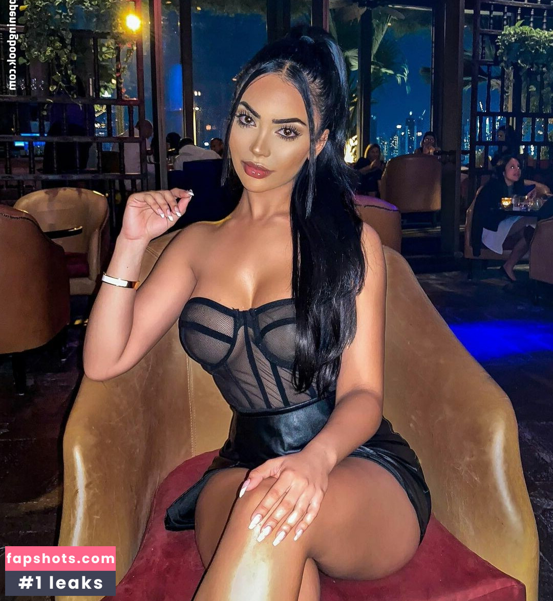 Aneeqa Farid gallery photo #55