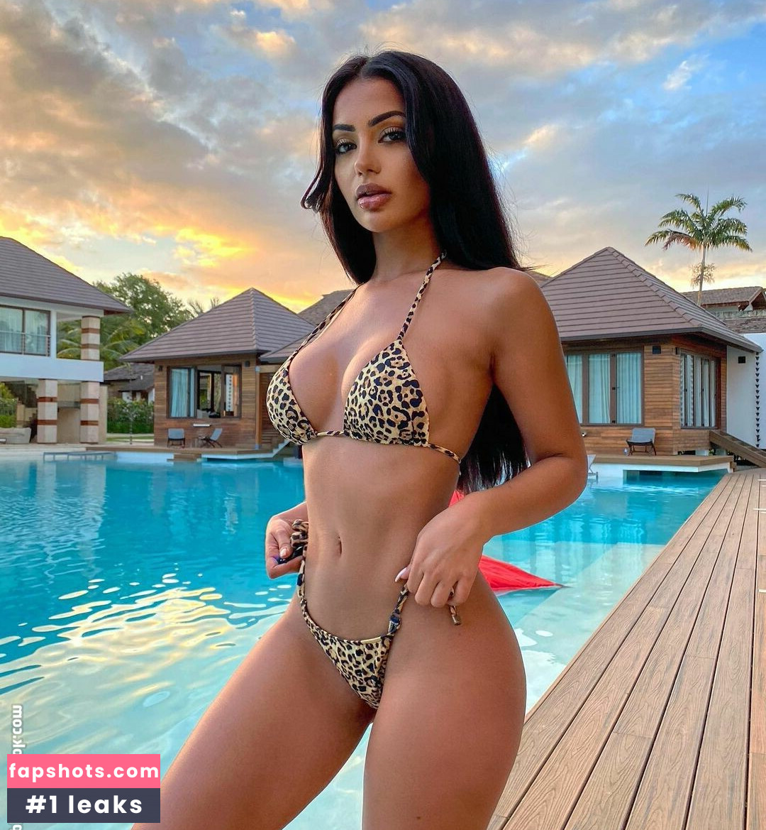 Aneeqa Farid gallery photo #58