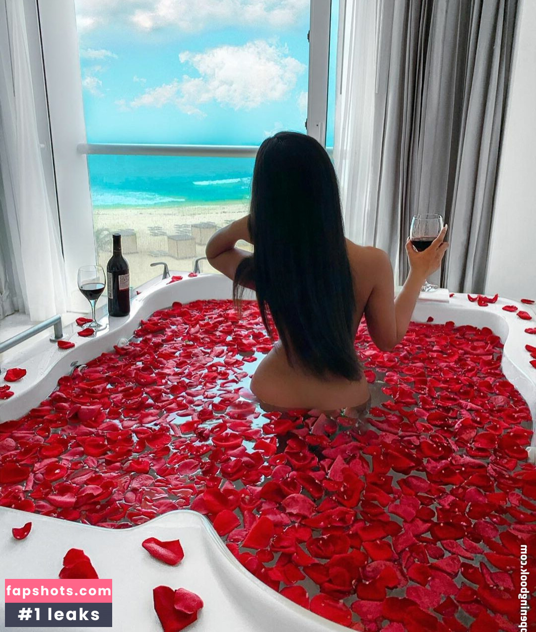 Aneeqa Farid gallery photo #76