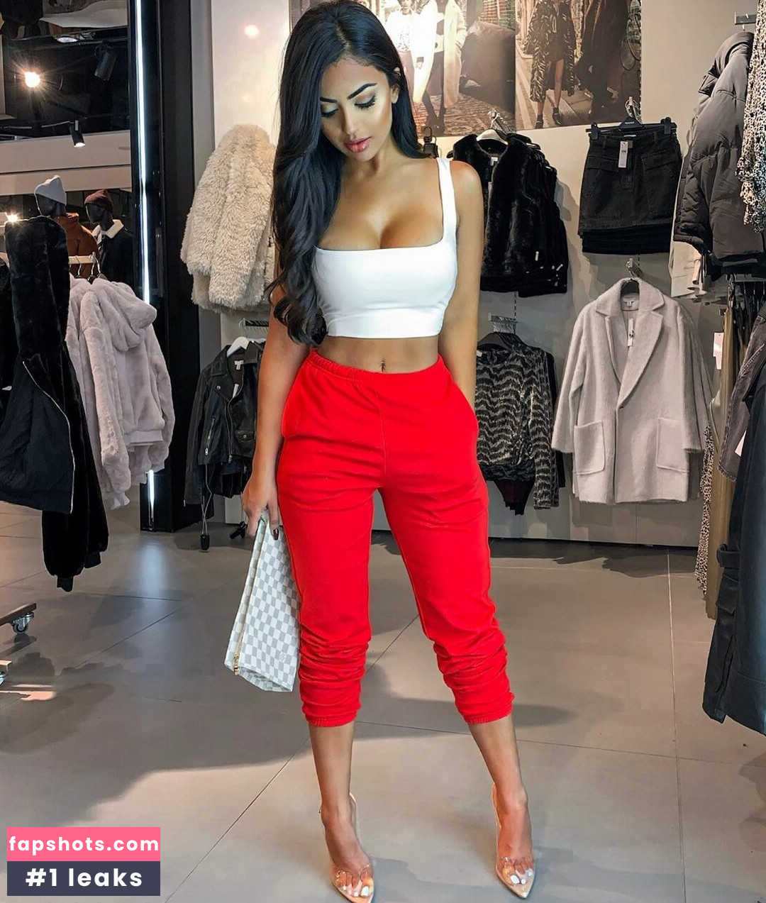 Aneeqa Farid gallery photo #80