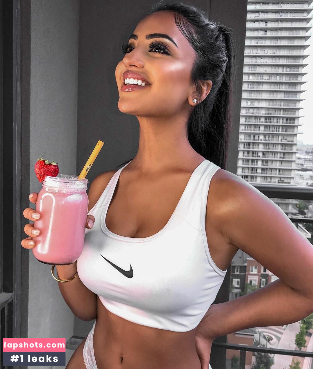 Aneeqa Farid gallery photo #82