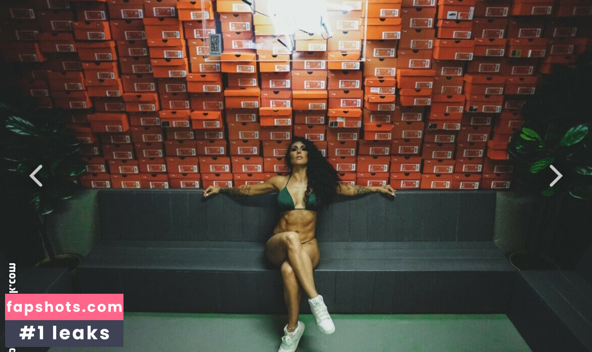 Angel Curves gallery photo #7