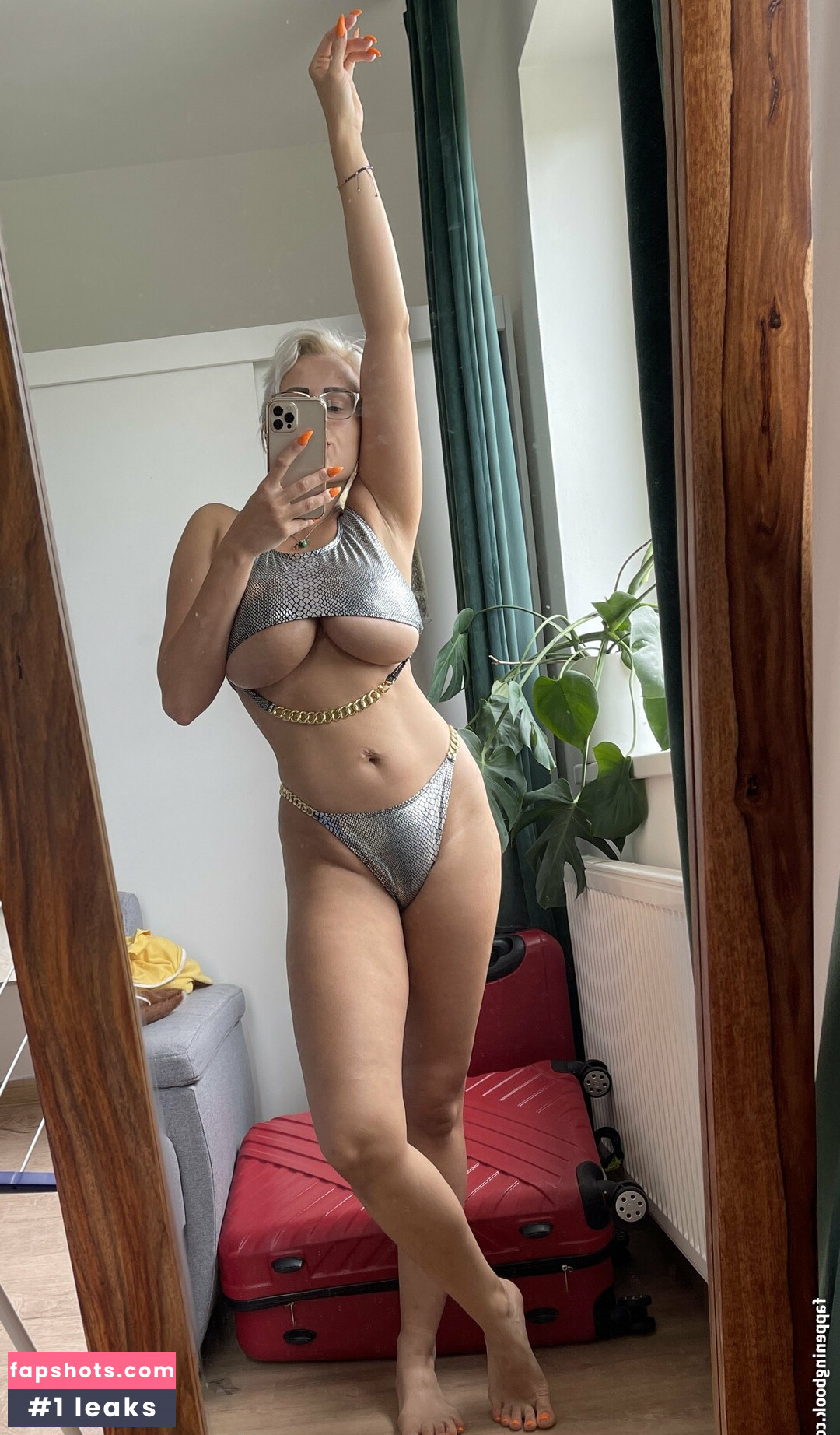 Angel Wicky gallery photo #293