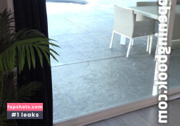 Angel Youngs gallery photo #222