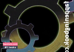 Angel Youngs gallery photo #427