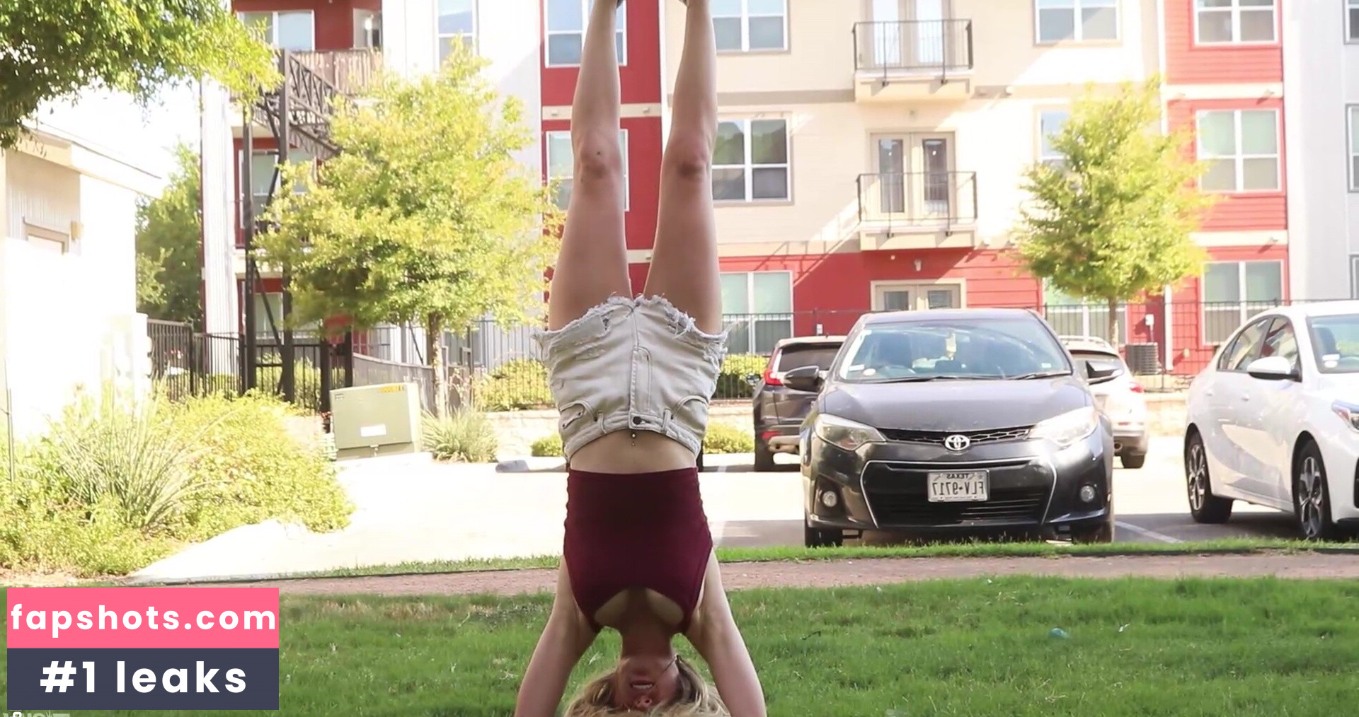 Angel Youngs gallery photo #675