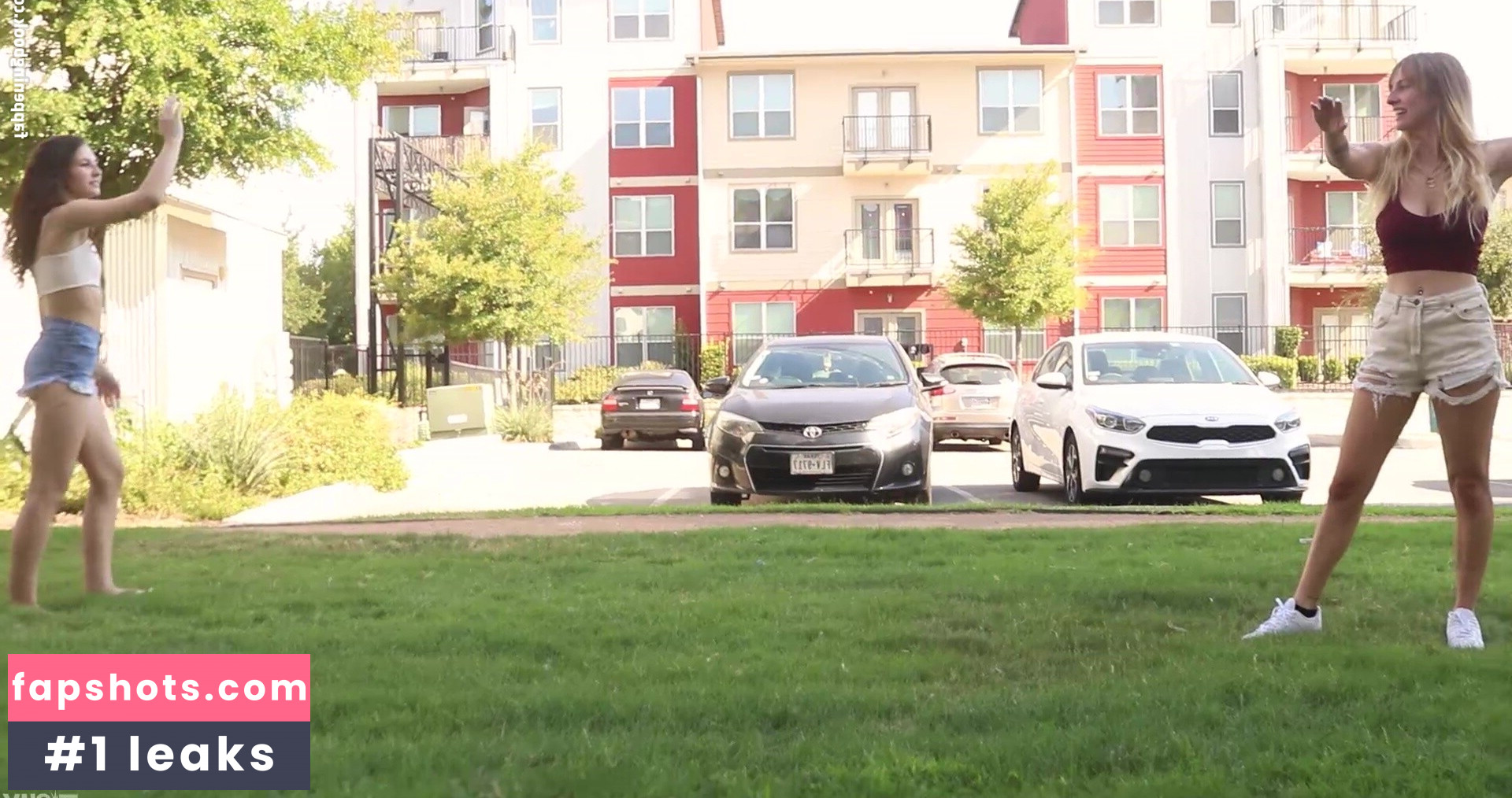 Angel Youngs gallery photo #677