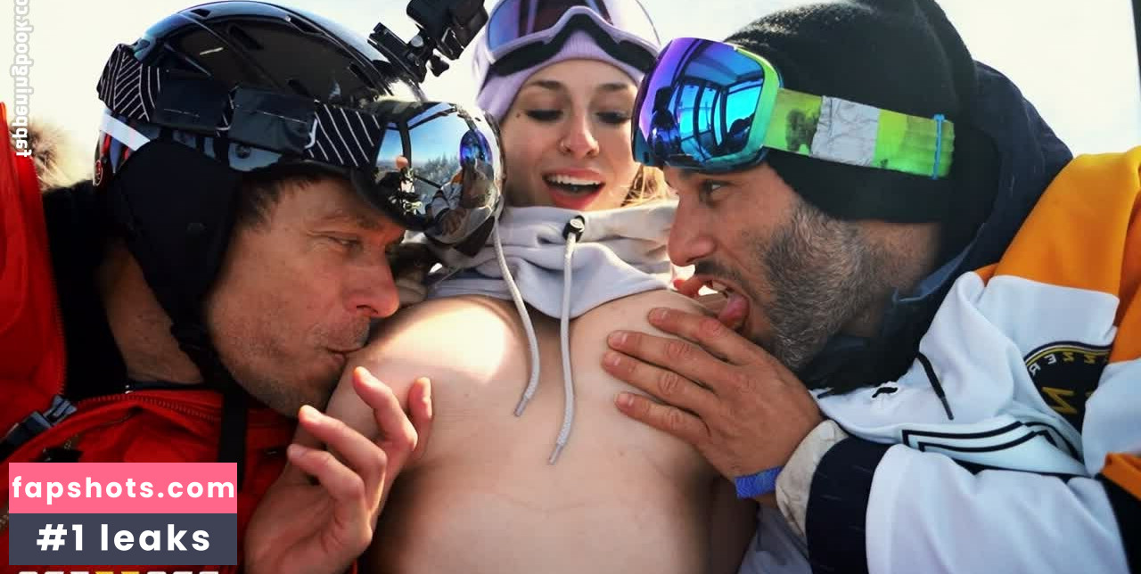 Angel Youngs gallery photo #738