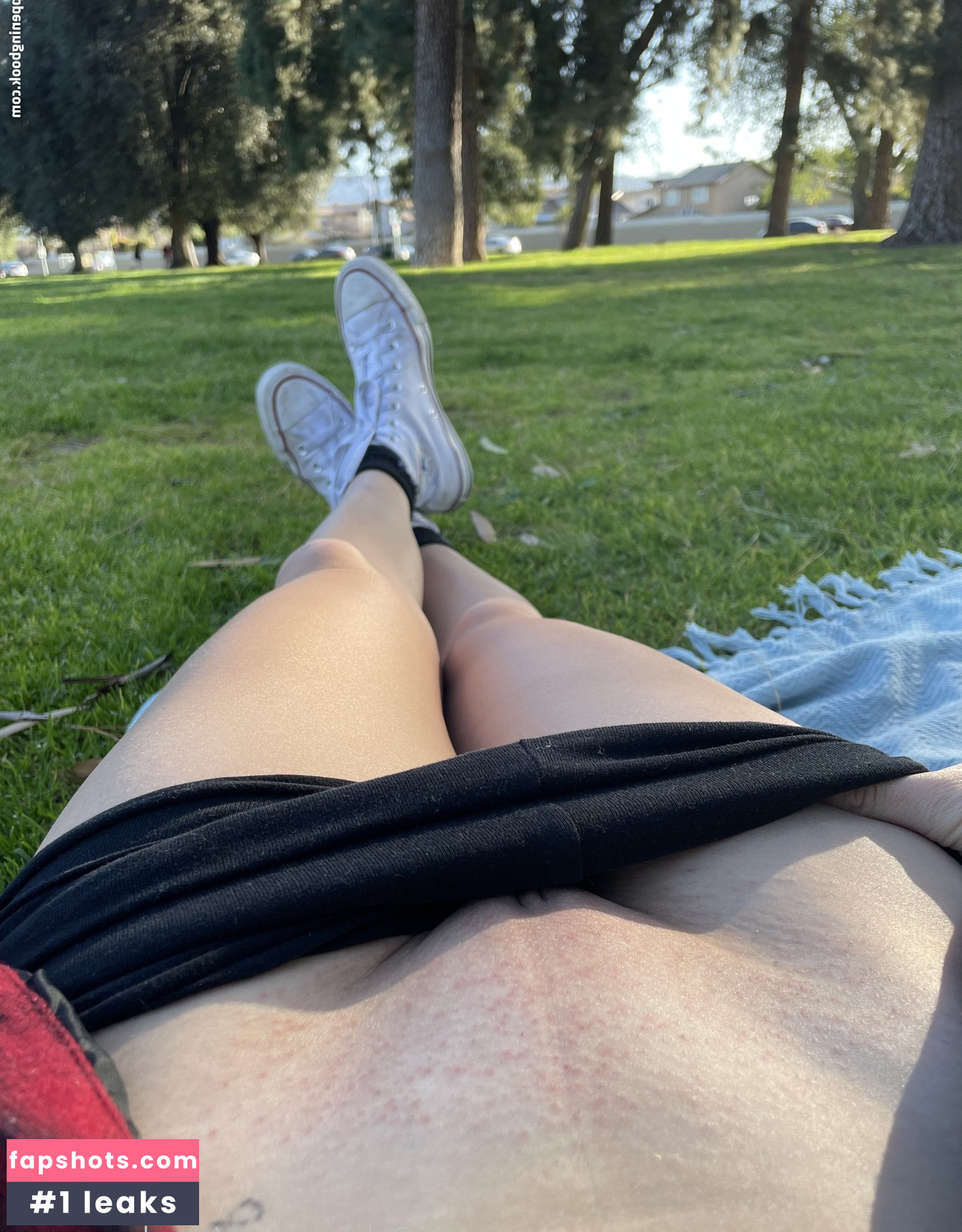 Angel Youngs gallery photo #817