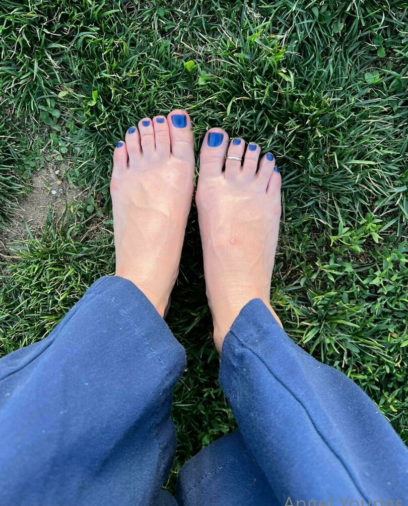 angel-youngs gallery photo #706