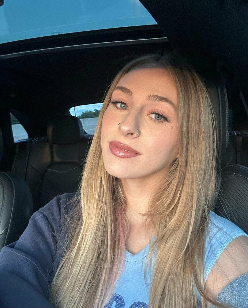 angel-youngs gallery photo #729