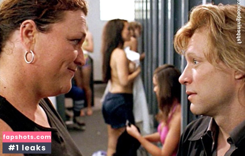 Angela Bennett nude babe gallery