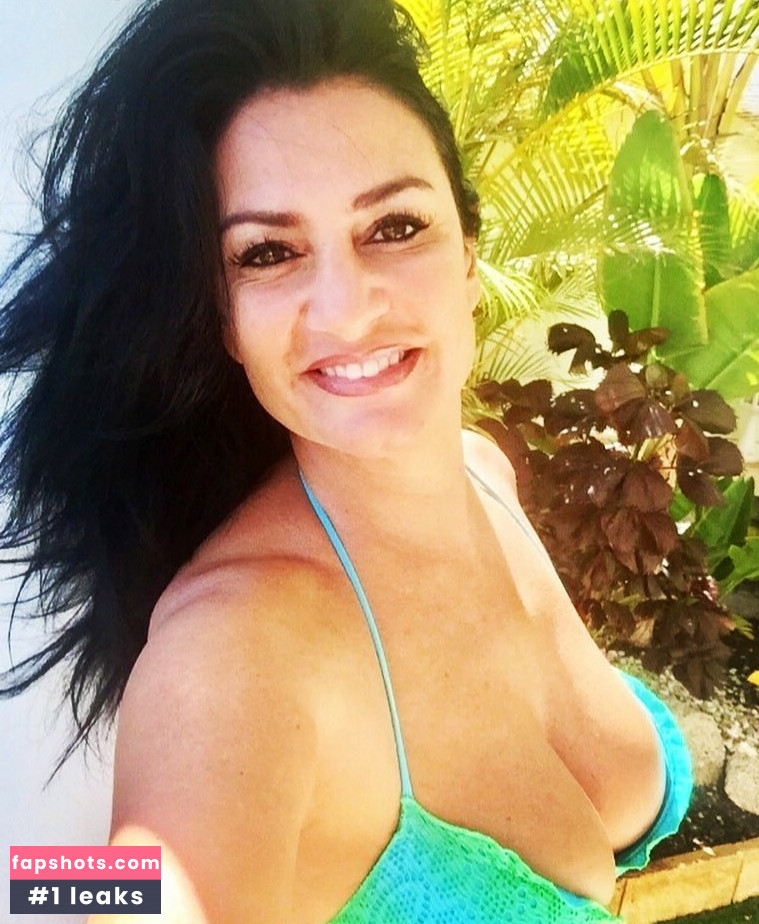 Angela Cavagna gallery photo #5