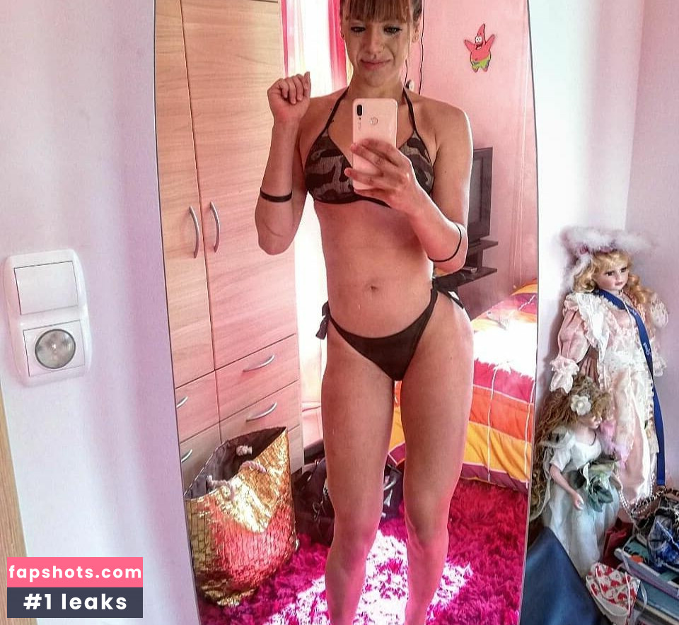 Angela Doxa gallery photo #2