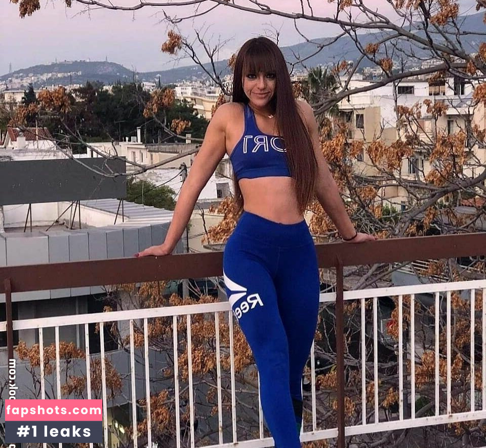 Angela Doxa gallery photo #3