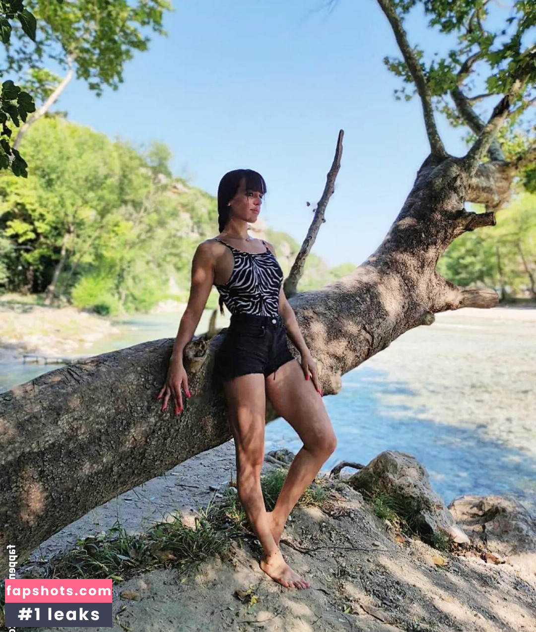 Angela Doxa gallery photo #56