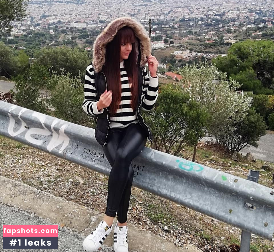 Angela Doxa gallery photo #8