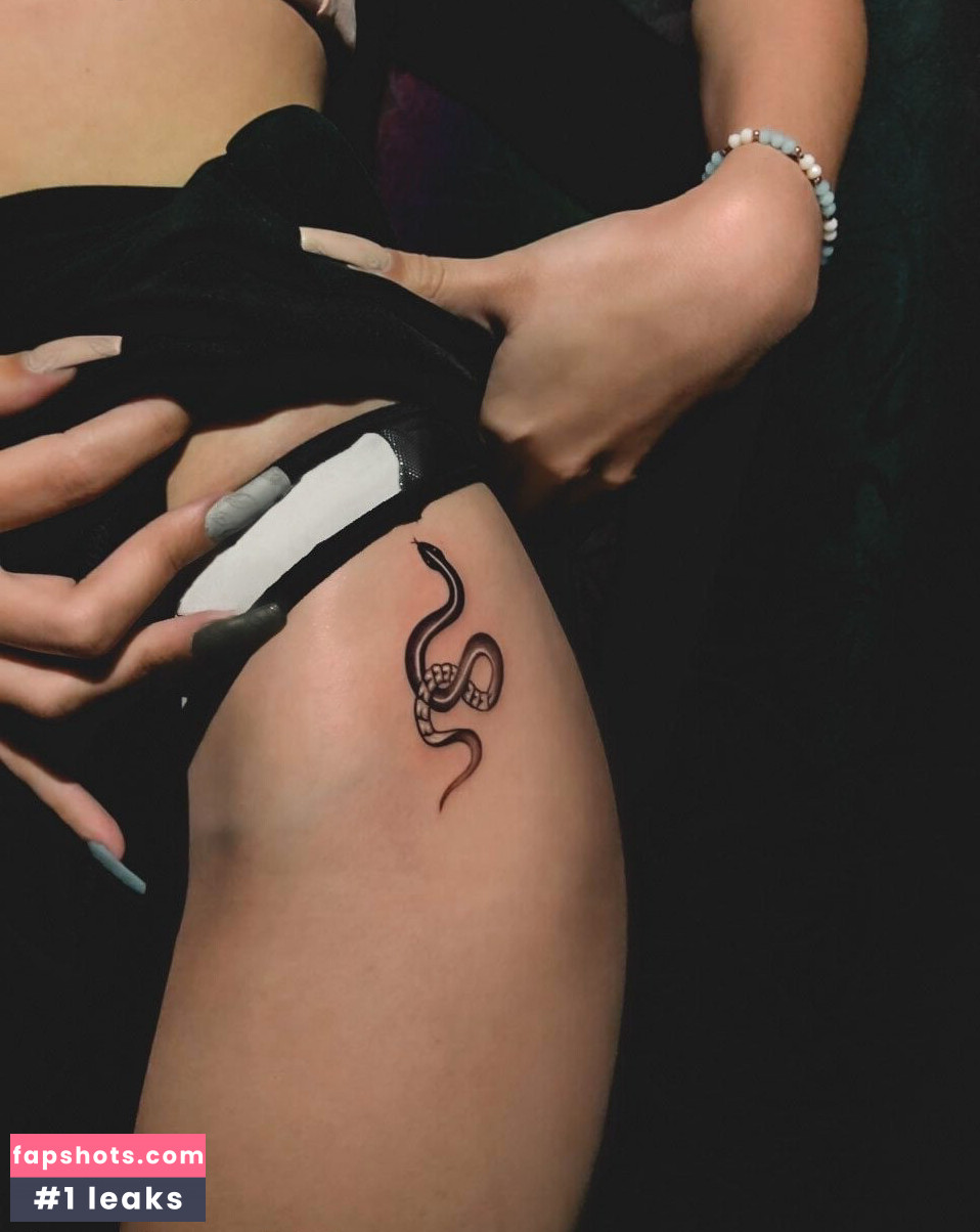 Angela Maldonado gallery photo #6