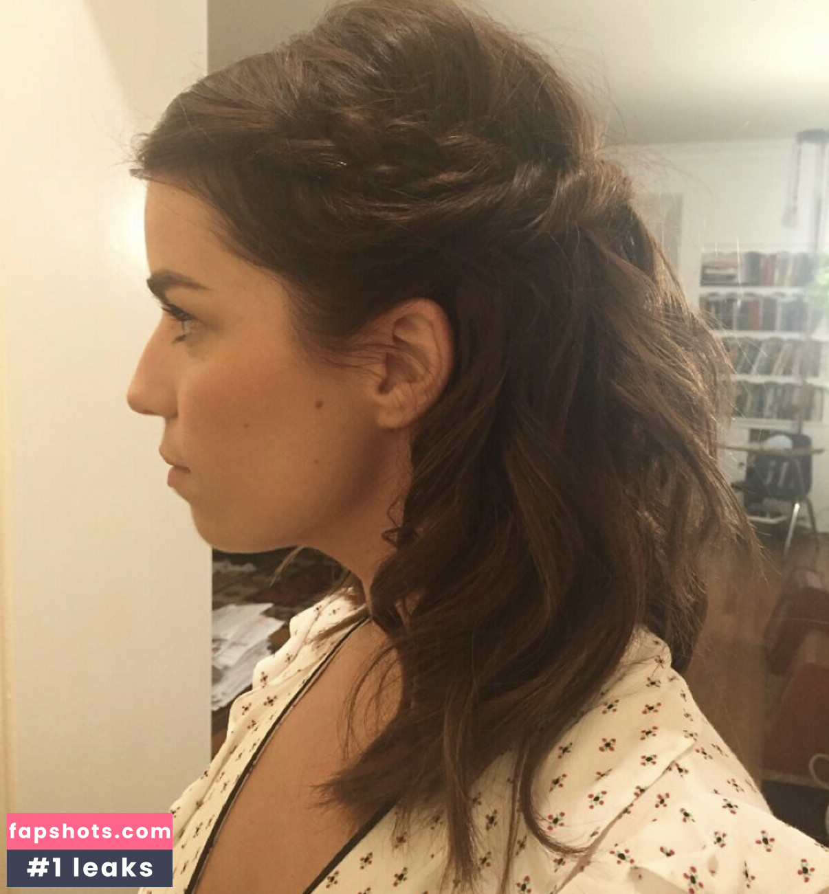 Angela Trimbur gallery photo #14