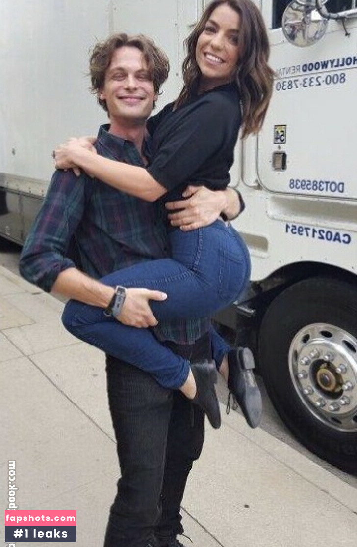 Angela Trimbur gallery photo #21