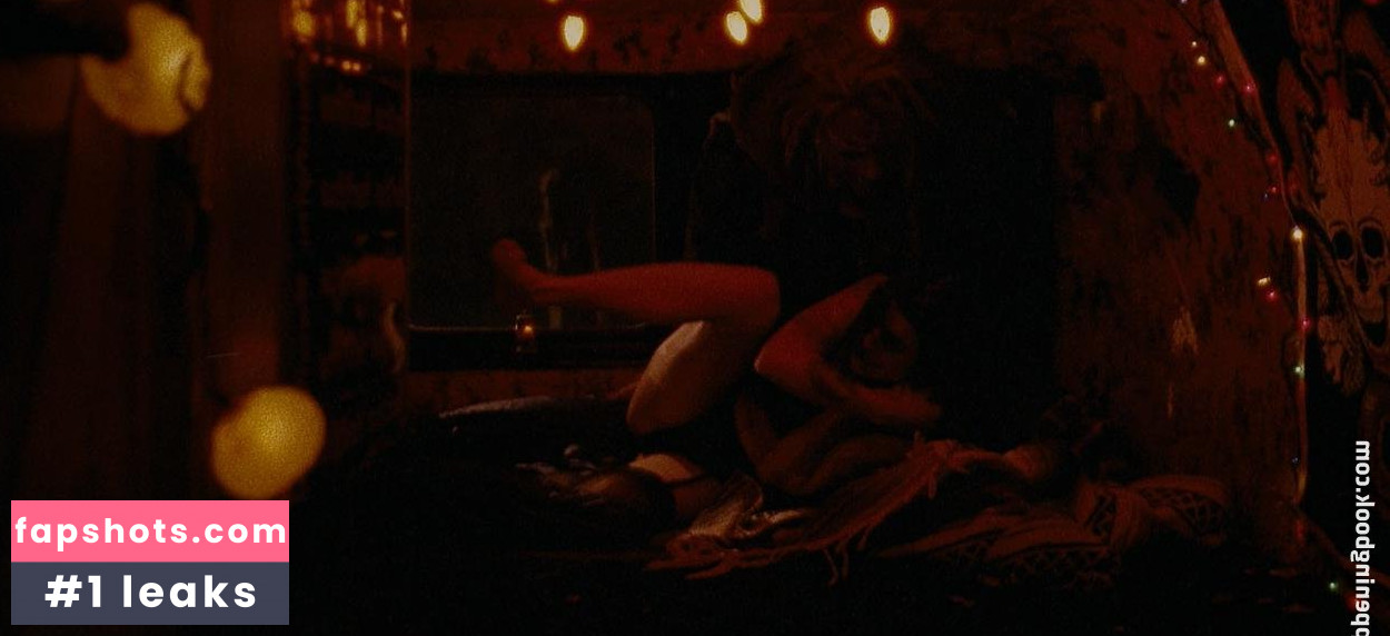 Angela Trimbur gallery photo #49